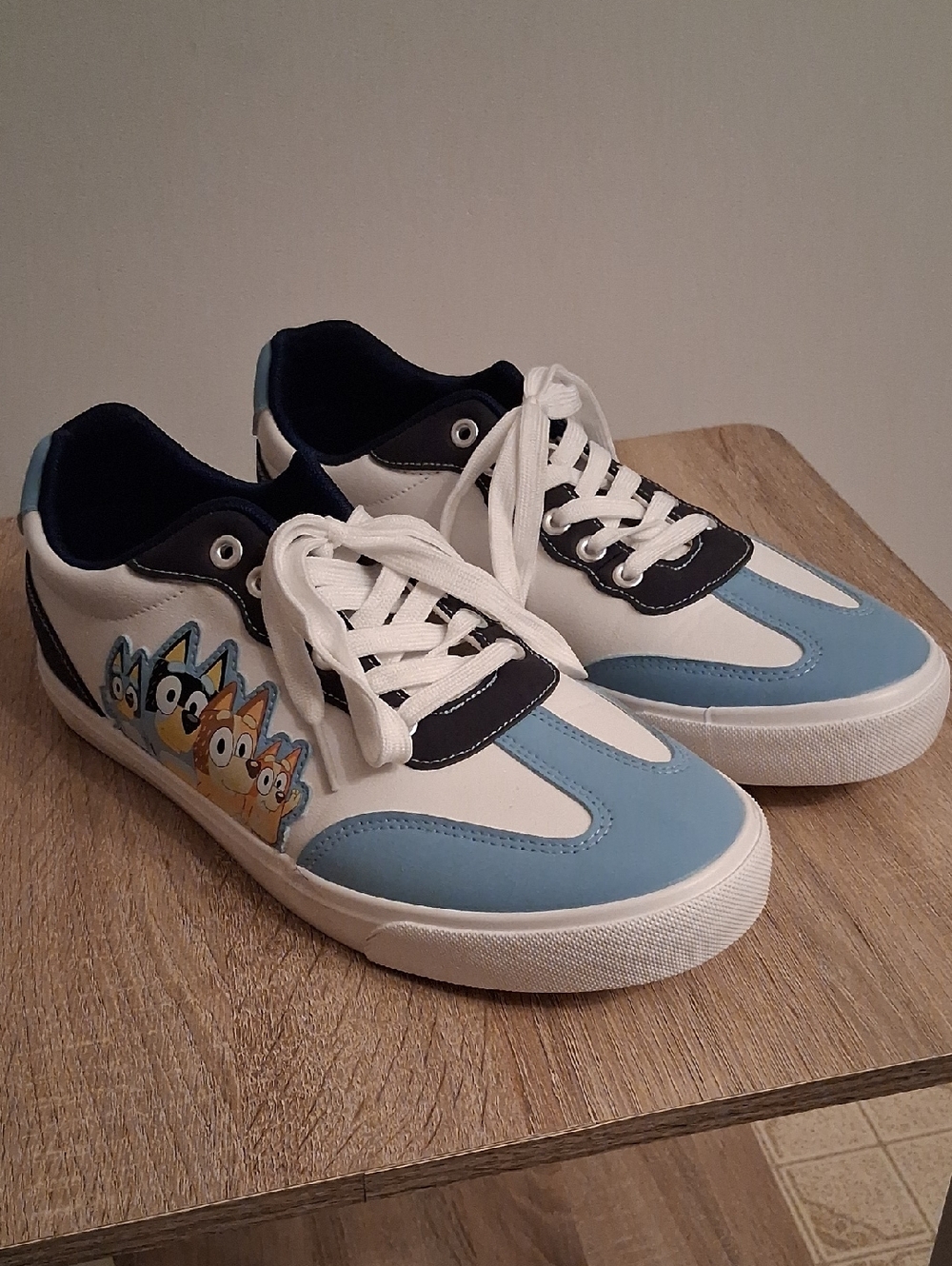 NEW! BLUEY Unisex Adult Men's 10/Women's 11.5 Sneakers